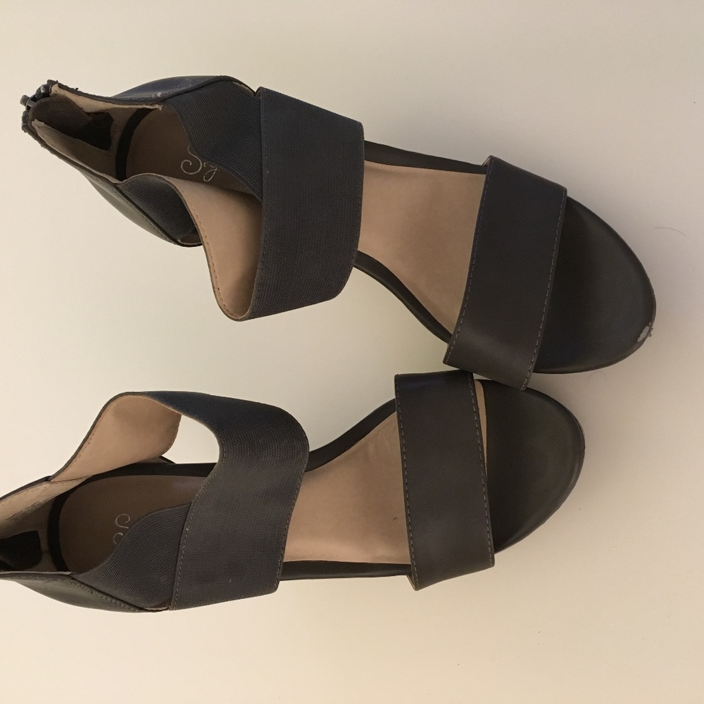 Black strap wedges
